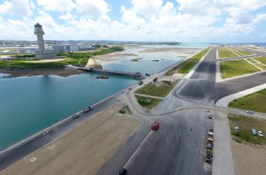 沖縄県　那覇空港滑走路増設埋立工事