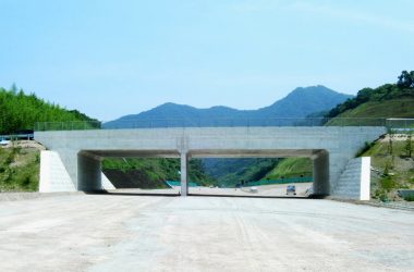 大分県　九州自動車道宇佐工事